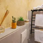 Charming Private Underground Retreat Self Check-in *