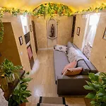 Charming Private Underground Retreat Self Check-in Apartament *