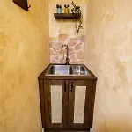 Charming Private Underground Retreat Self Check-in *
