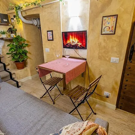 Charming Private Underground Retreat Self Check-in * Řím