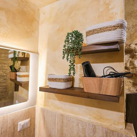 Charming Private Underground Retreat Self Check-in